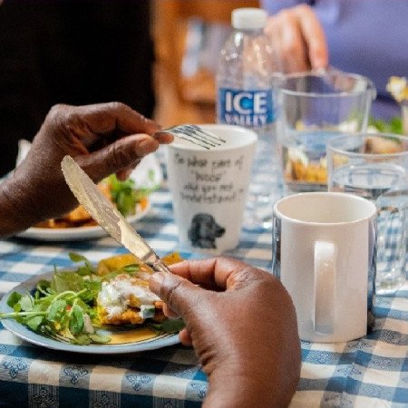 eating an dinner table