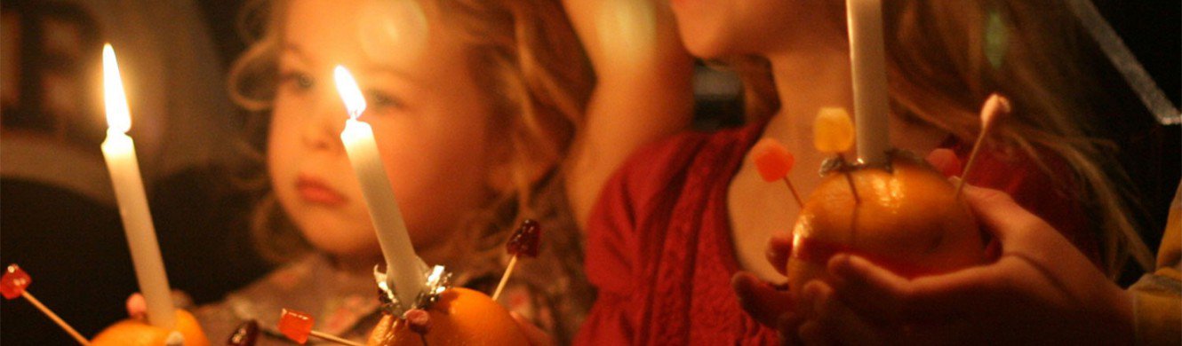 Girls with a Christingle