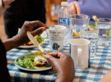 eating an dinner table